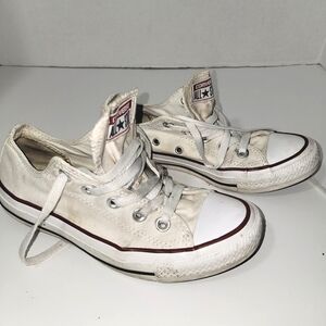 Converse Low White Sneakers Women's 6 Men's 4 Athletic Shoe Streetwear